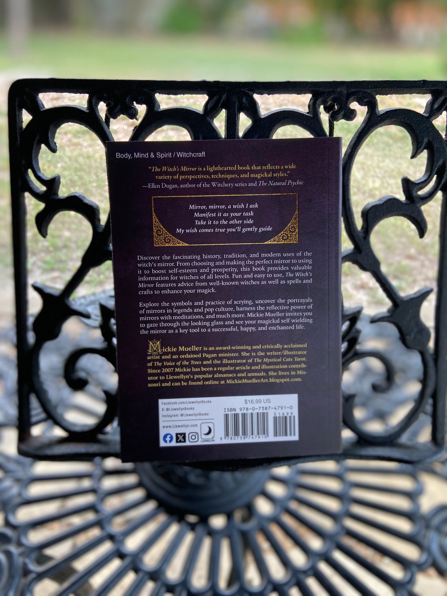 The Witch's Mirror: Craft, Lore, and Magick of the Looking Glass by Mickie Mueller