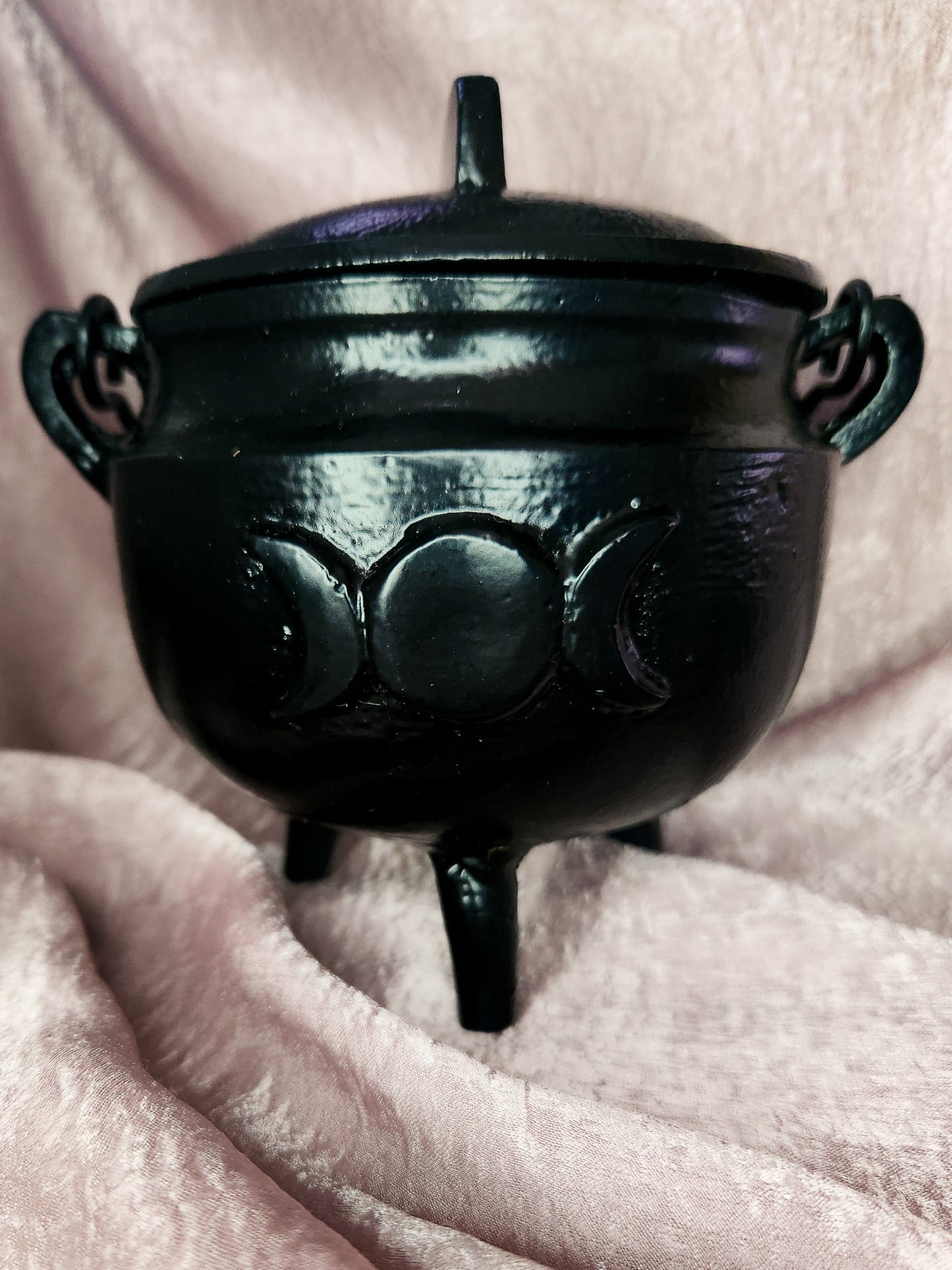 Medium Triple Moon Cast Iron Cauldron with Lid