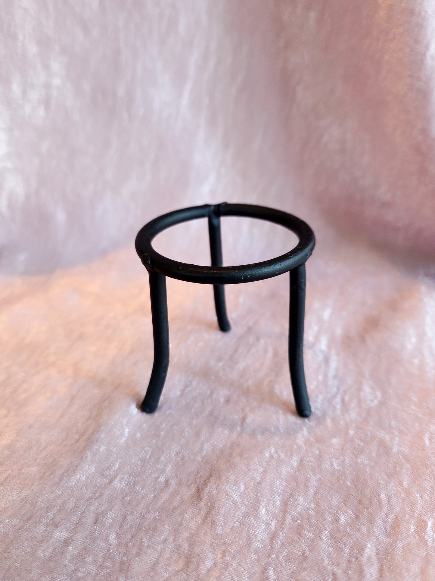 Black Metal Sphere Holder 2"