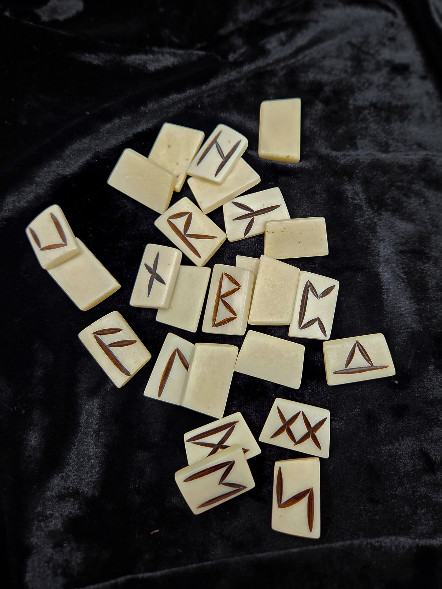 Bone Runes Set in Velvet Pouch