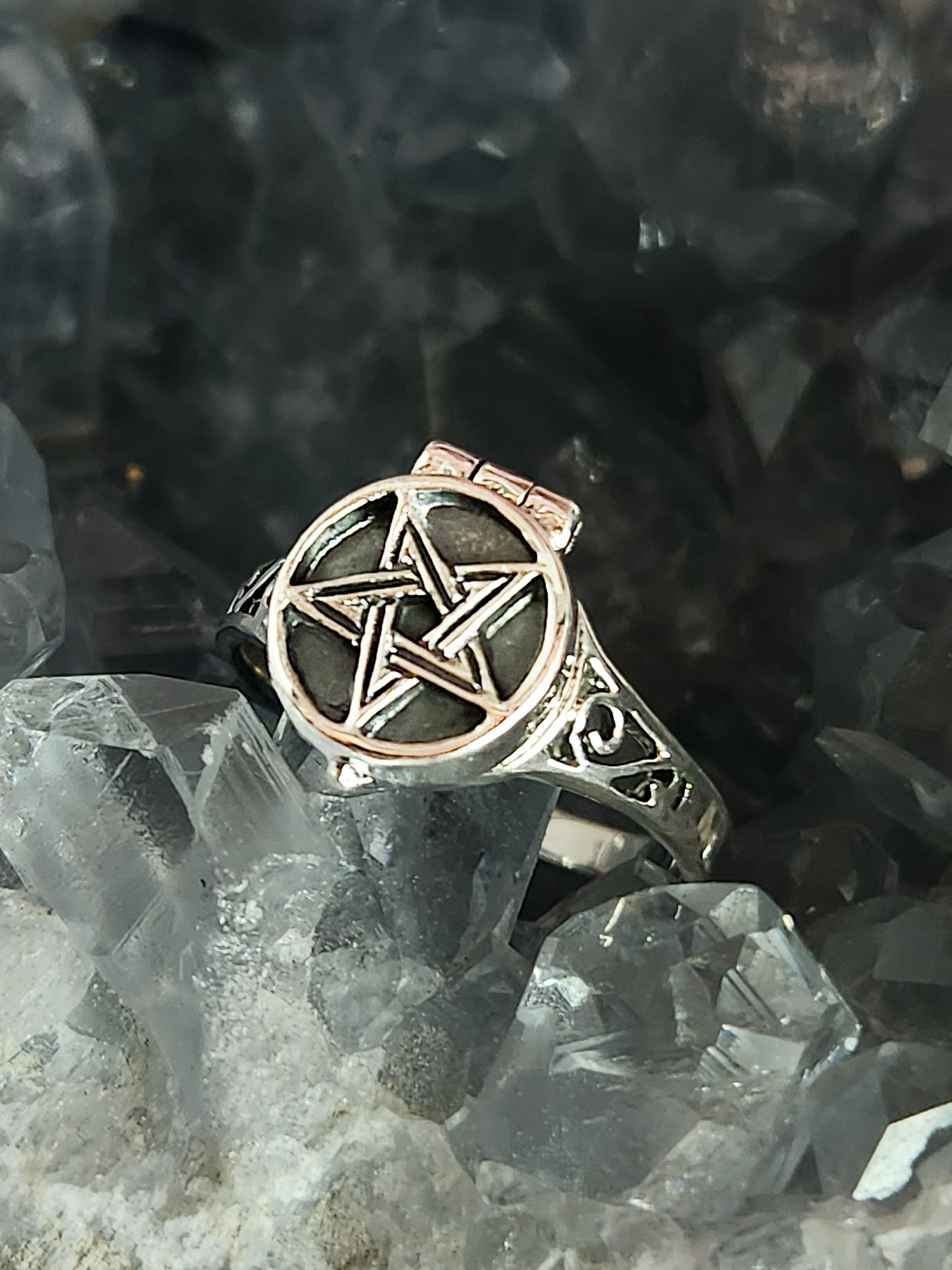 Pentacle Poison Ring