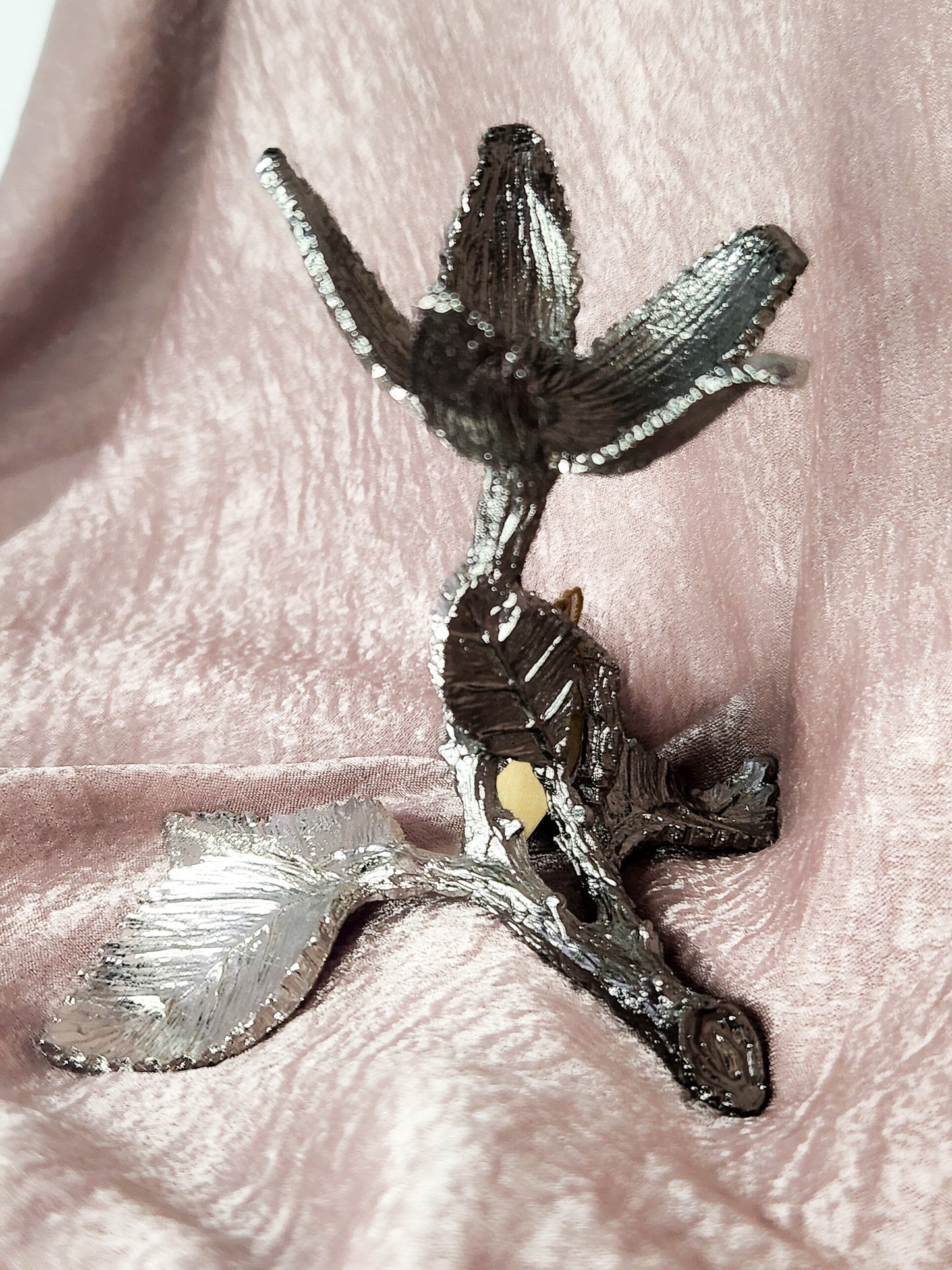 Silver Leaf Sphere Holder