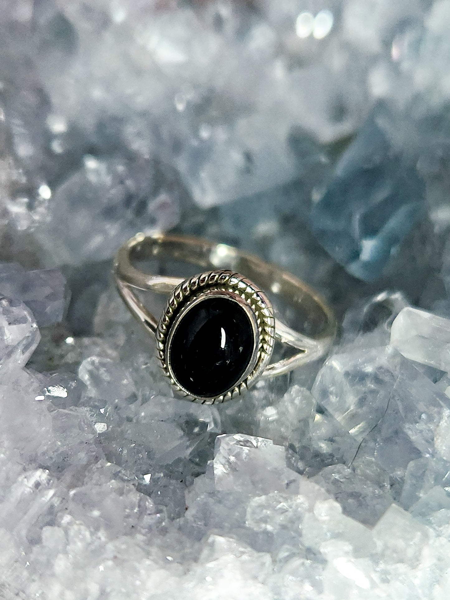 Sterling Silver Black Onyx Oval Detailed Ring