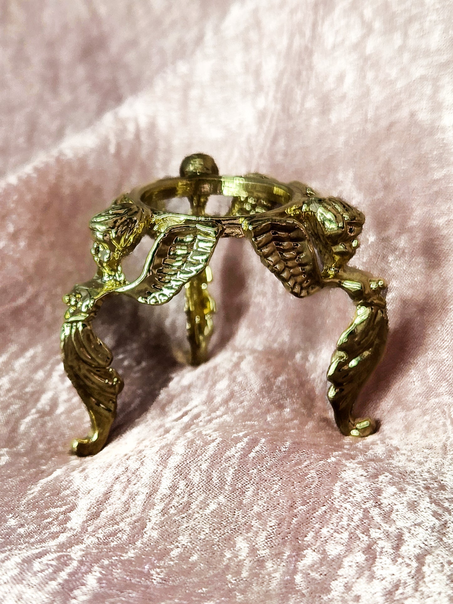 Straight Three Angels Sphere Holder