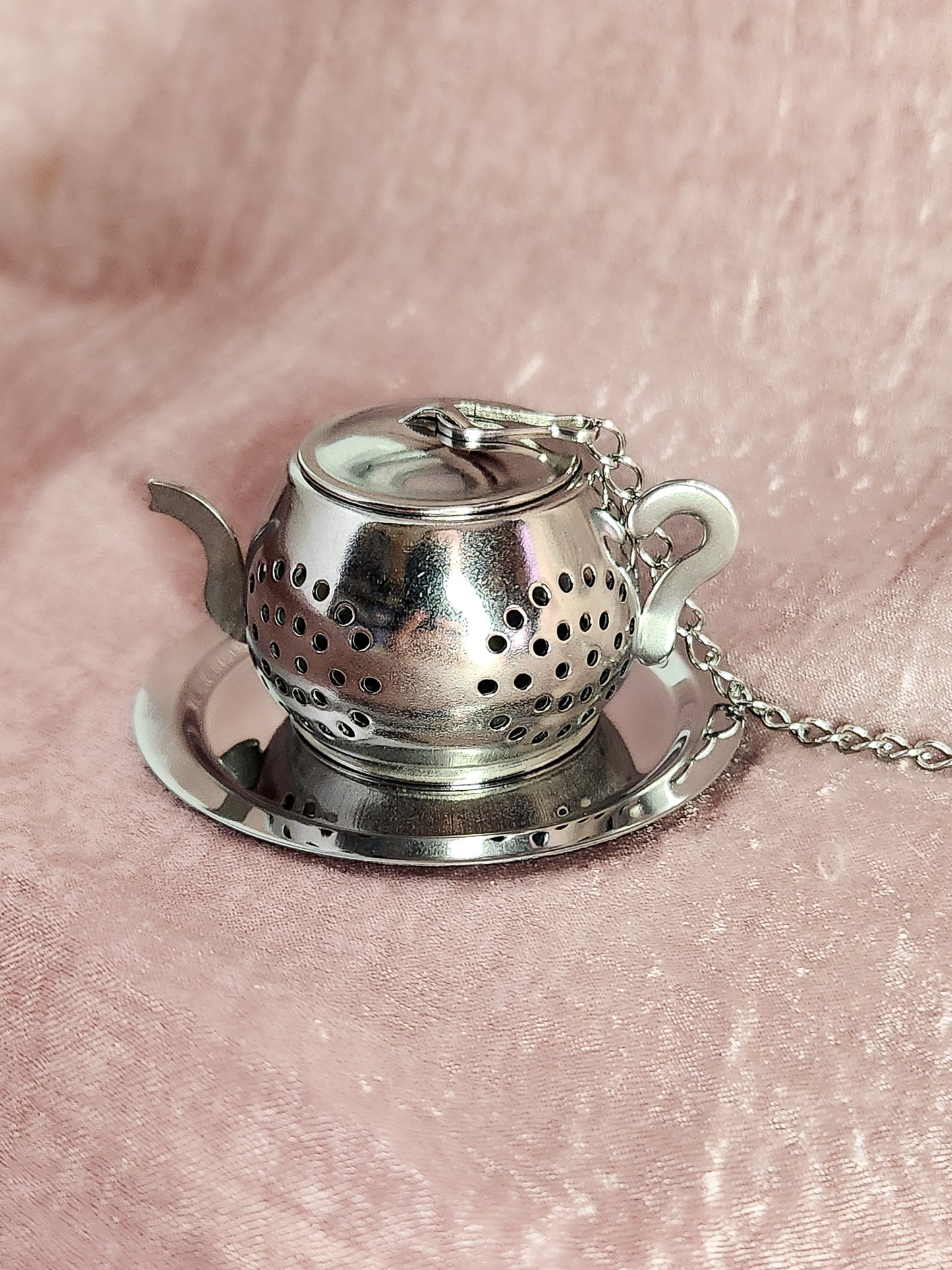 Teapot Shaped Tea Strainer