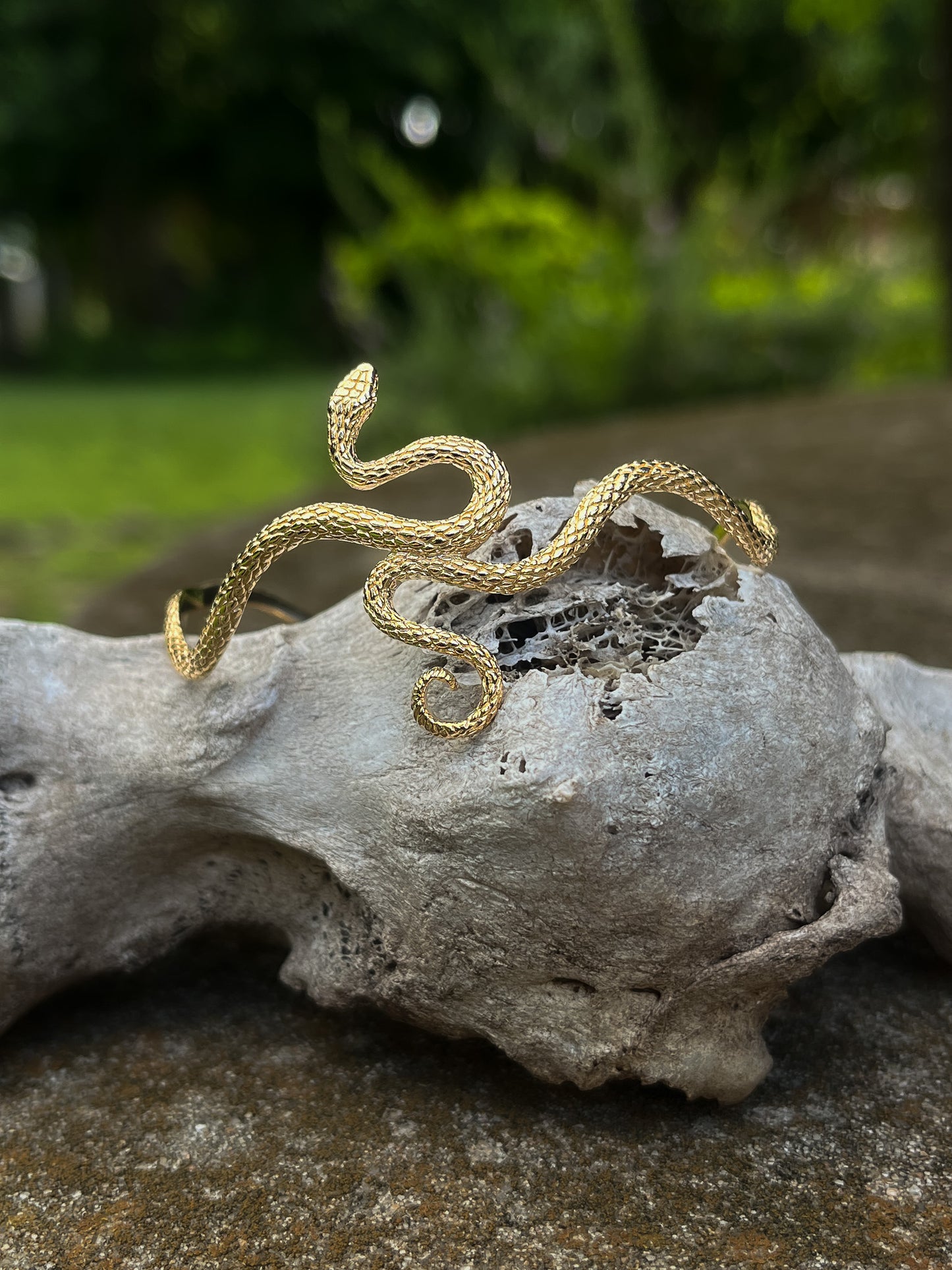 Textured Snake Bracelet (Bronze)