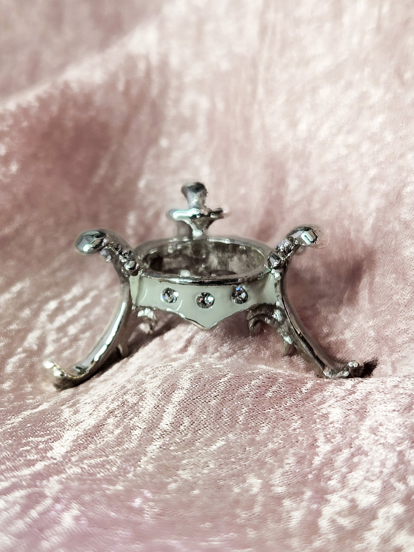 White Triple Crystal Sphere Holder