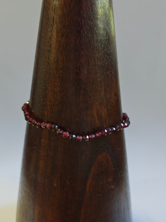 Garnet Faceted Bracelet (3mm)