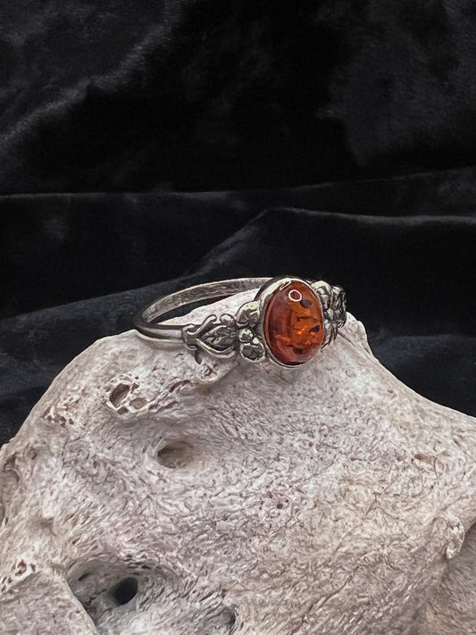 Amber Side Leaf Ring