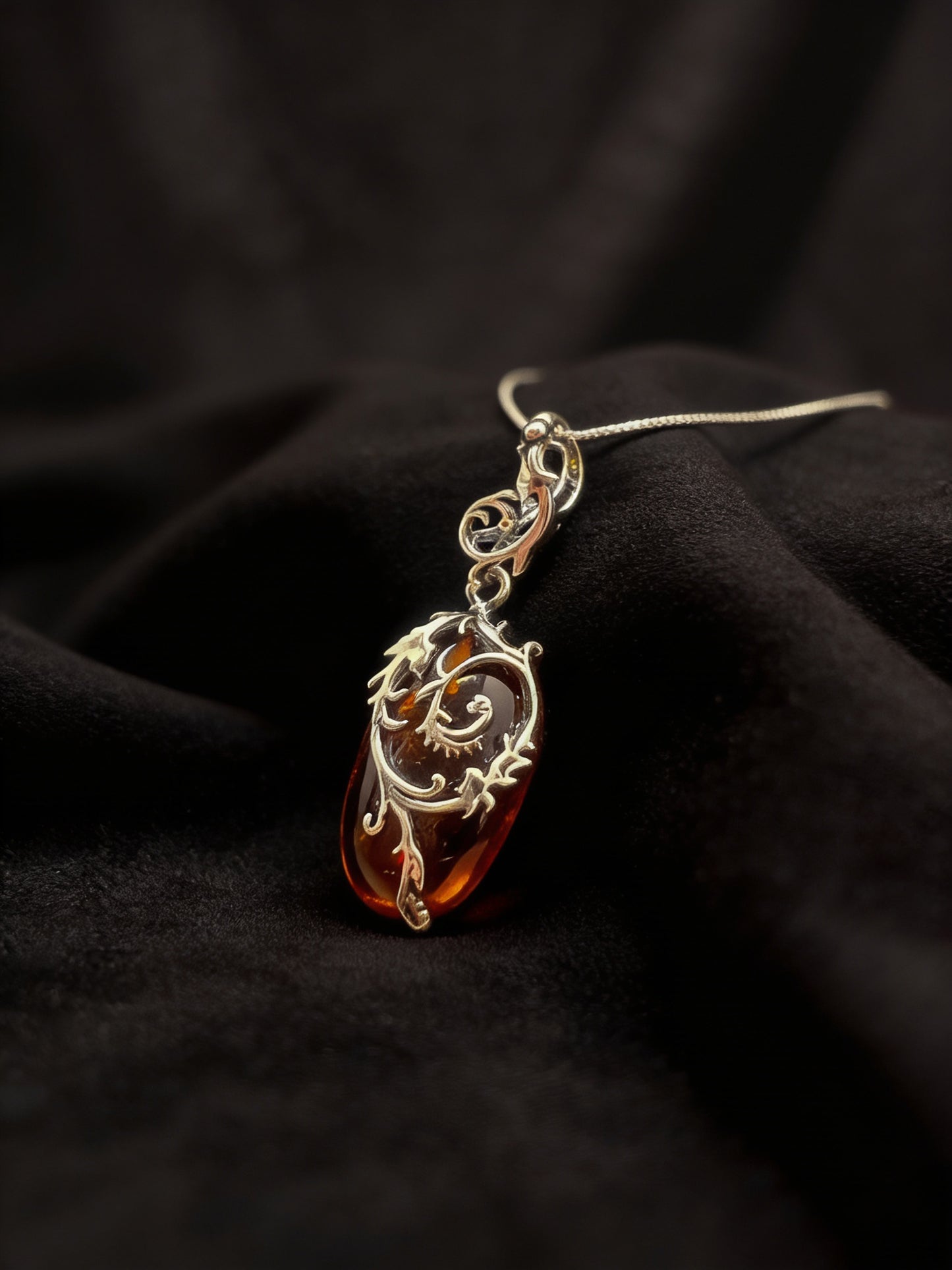 Amber Vine Pendant