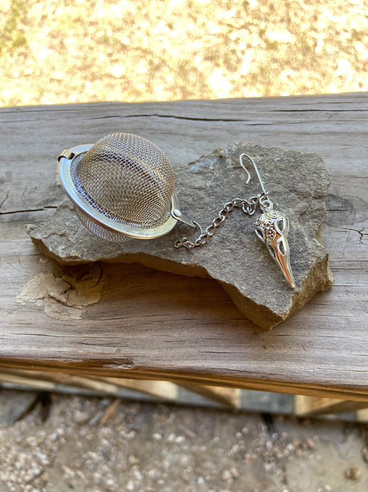 Raven Skull Charm Tea Strainer
