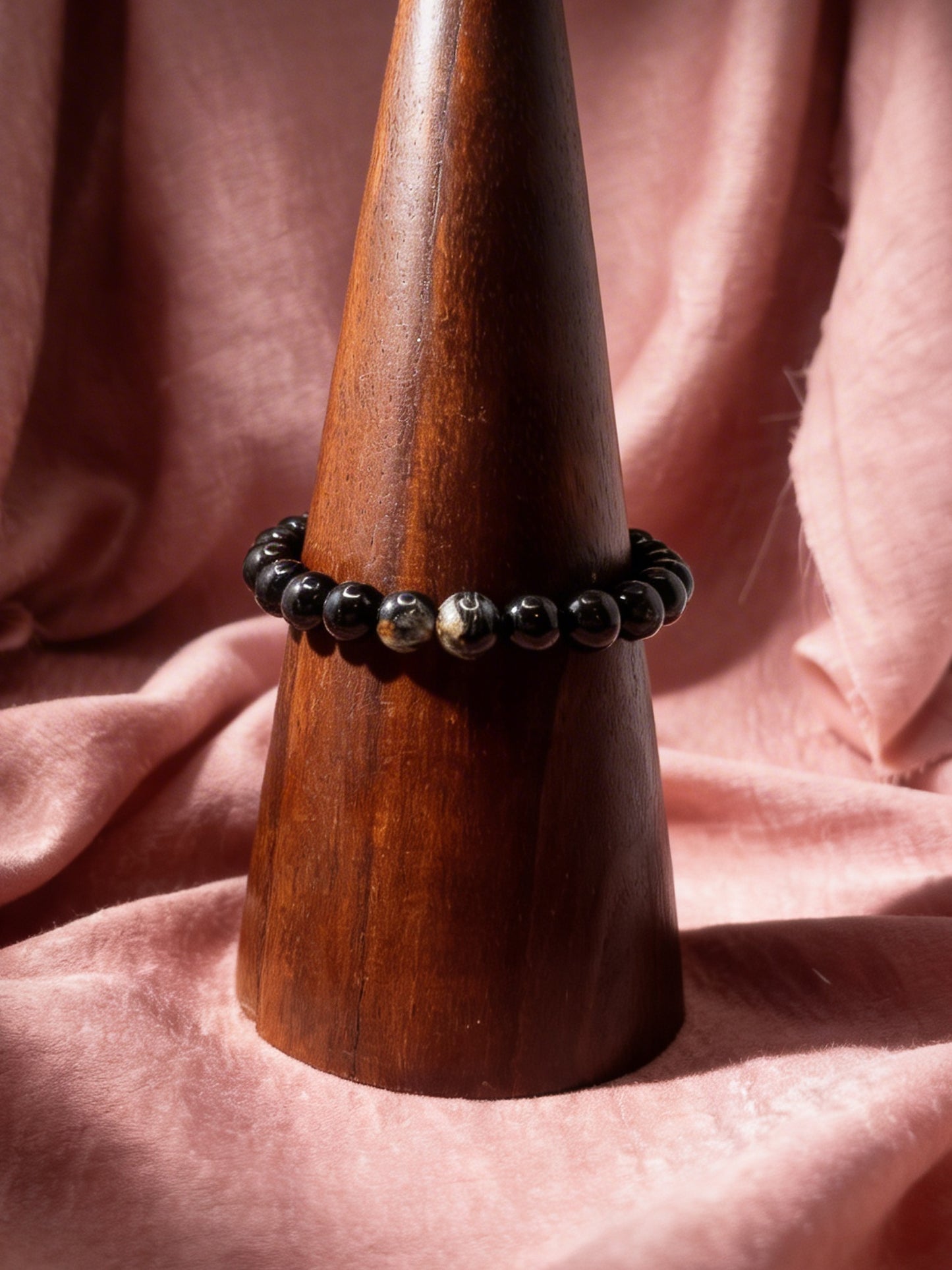 Flower Black Tourmaline Bracelet (8mm)