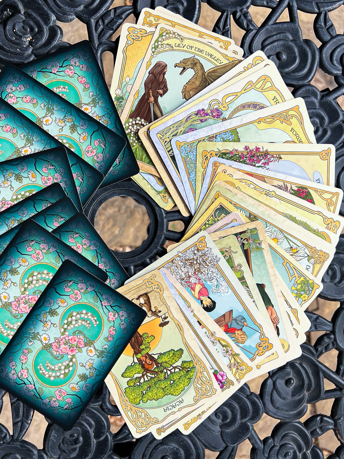 Flower Folklore Oracle: Wisdom of the Flowers