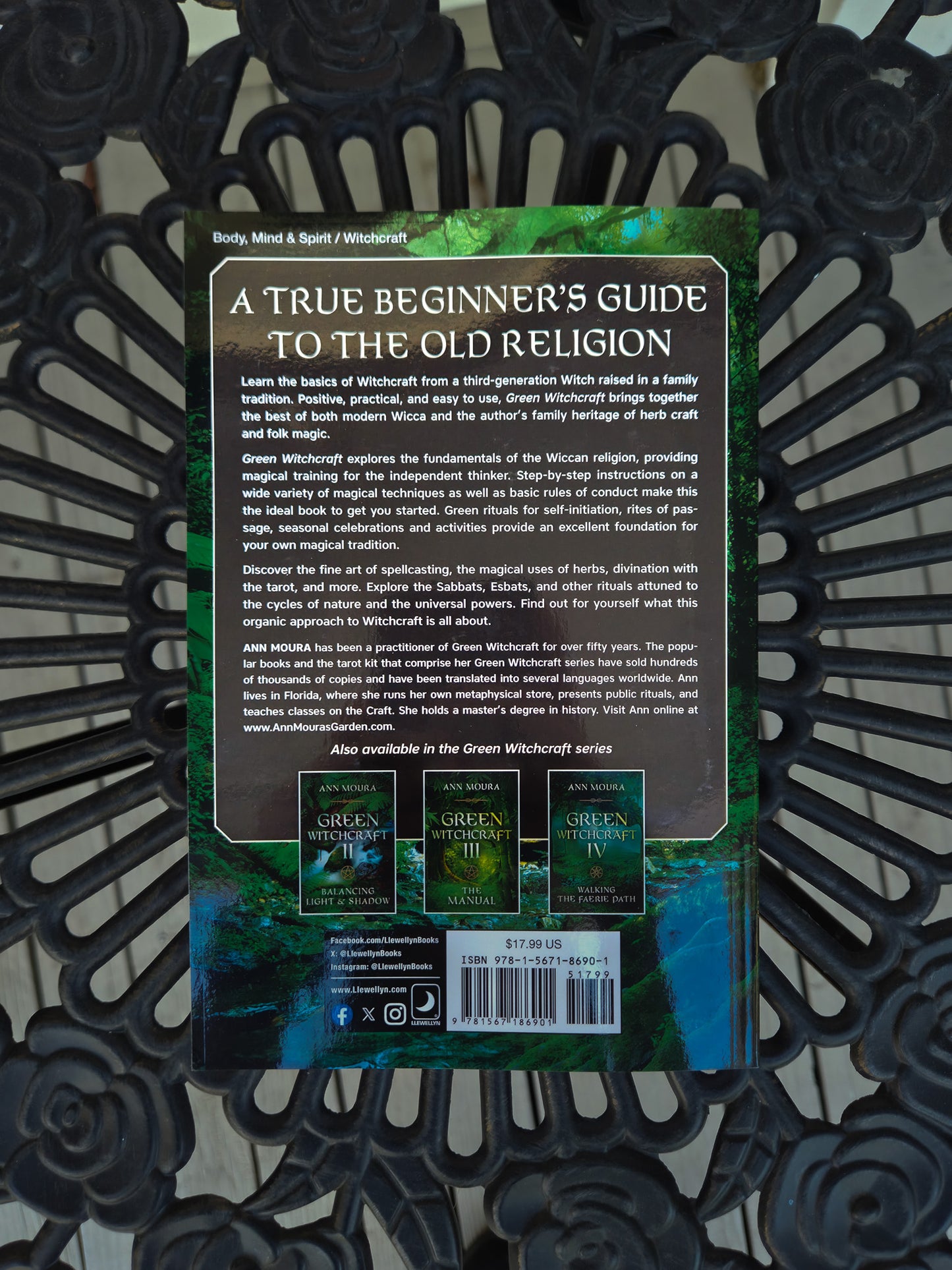 Green Witchcraft - Folk Megic, Fairy Lore, & Herb Craft Ann Moura