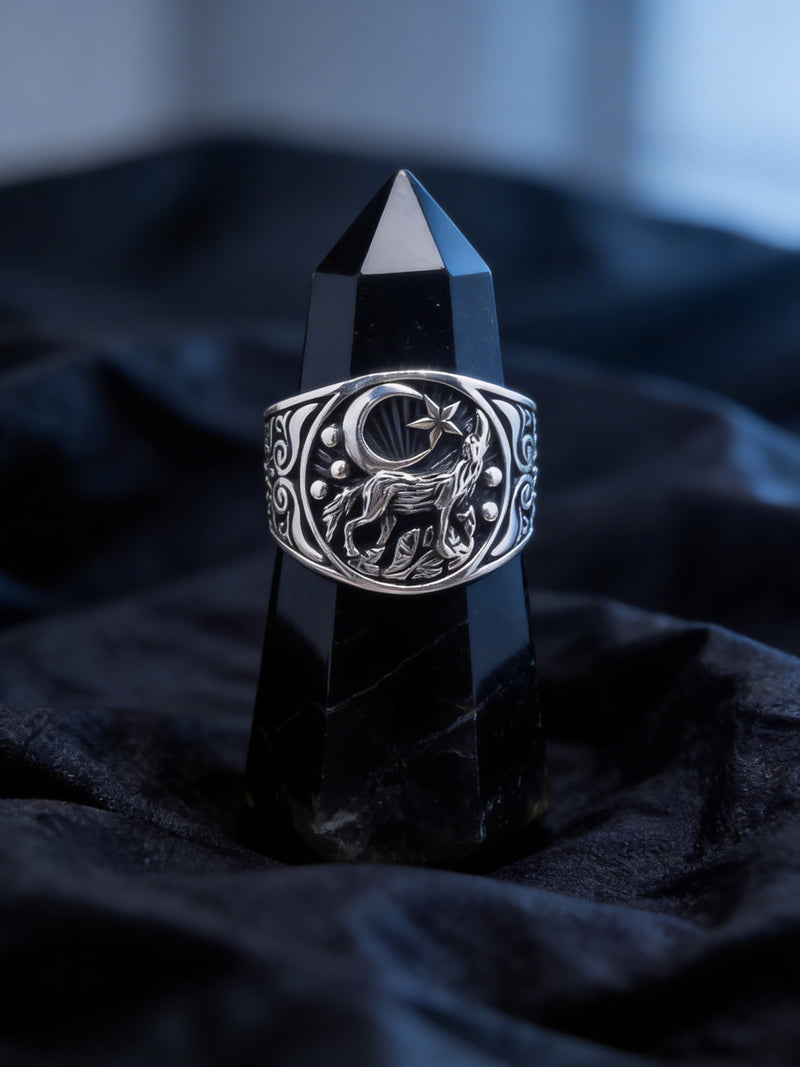 Howling Wolf Ring
