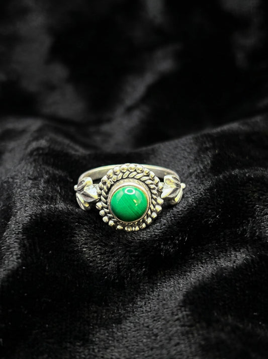 Malachite Round & Leaves Ring