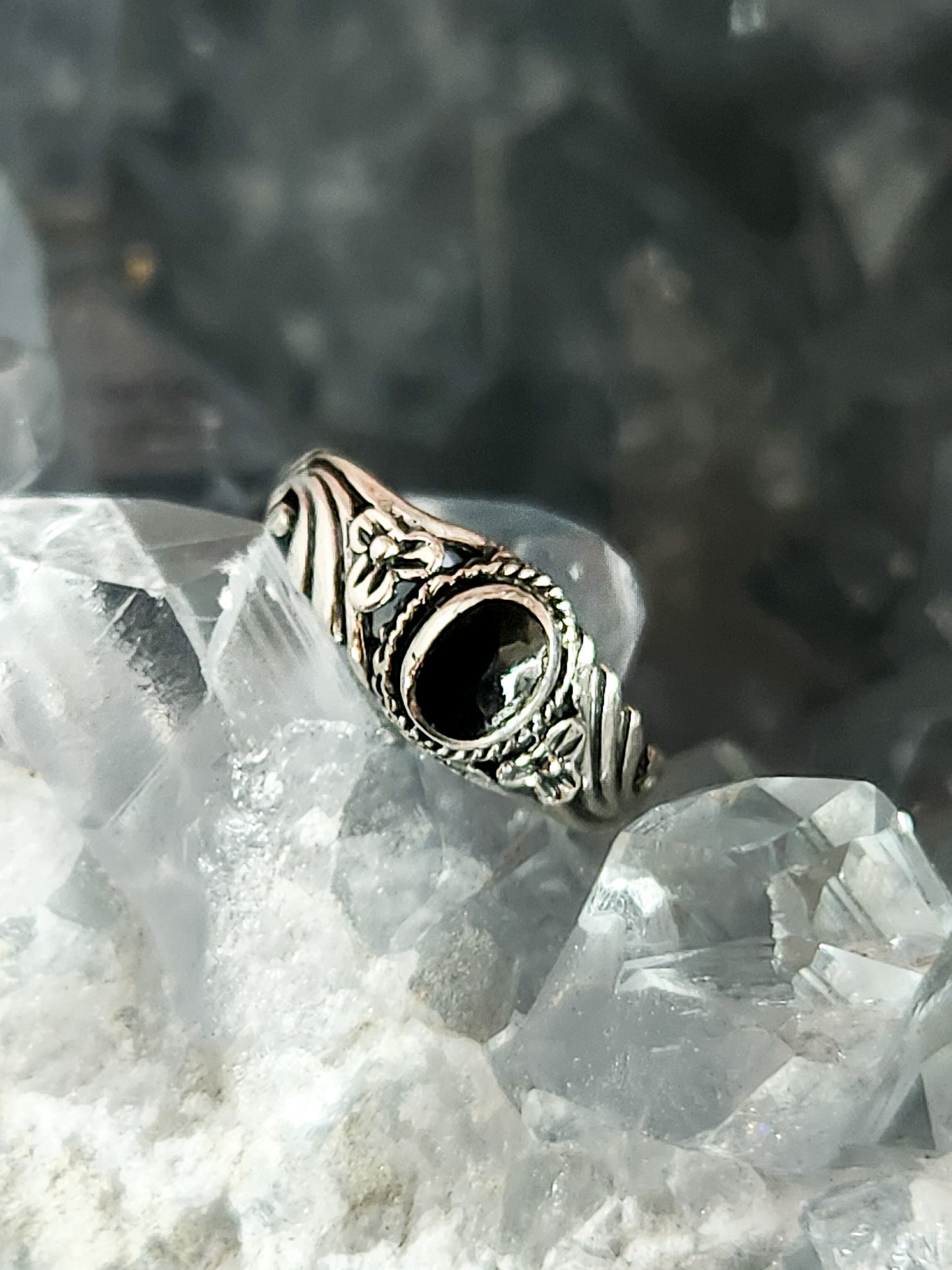 Swirl Midi Ring