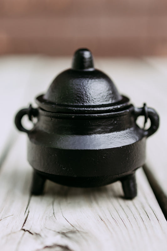 Tiered Small Cauldron with Lid