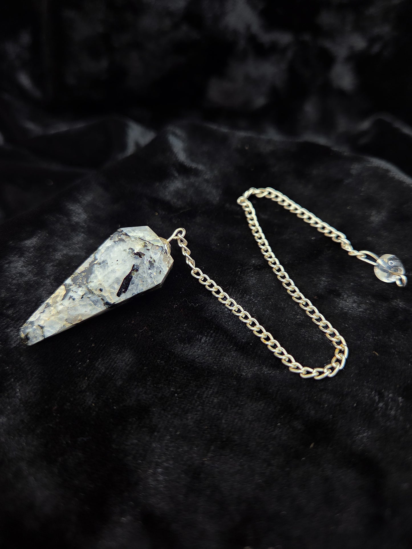 Tourmalinated Quartz Pendulum