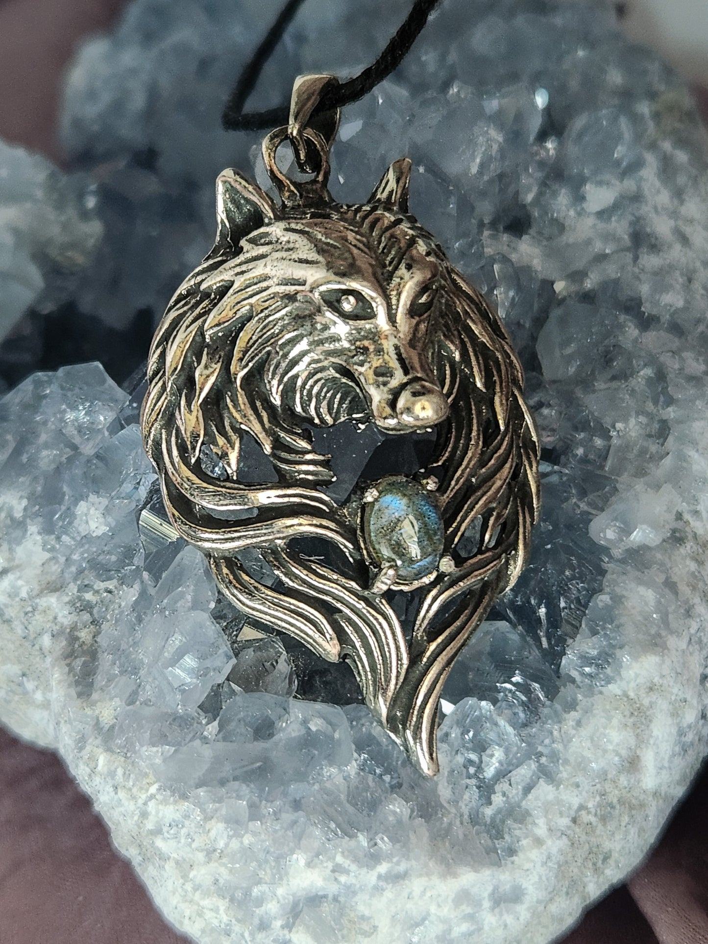 Wolf with Accent Cabochon