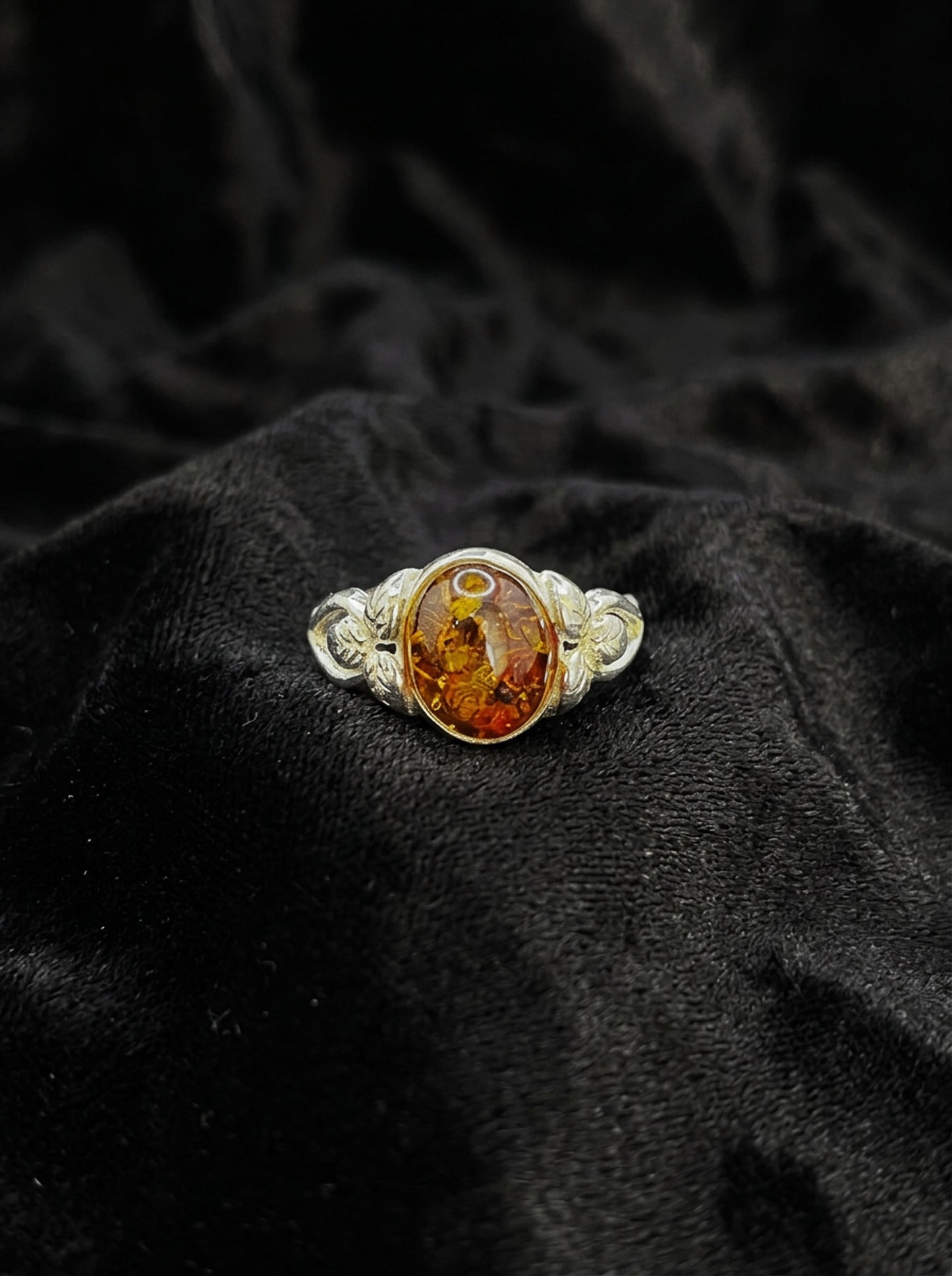 Amber Oval Three Leaf Ring